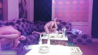 【上海淫乱歌厅】本来只是单纯的唱歌喝酒，到后面场面逐渐失控越来越淫乱，拔出我的家伙跟你的骚逼拼了