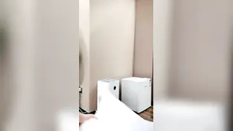 【曾经平台第一骚女】约大屌炮友过来操逼，深喉舔屌口活一流，抬腿站立侧入，一直要小哥干猛点，上位骑乘打桩机