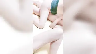 年轻体力好【上篇】一人大战两个妹子，轮番作战操起来，拍摄角度很专业