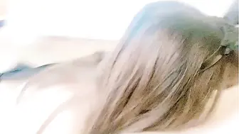 最骚推特【小辣椒】第一次做淫荡小母狗，SM虐操，黑丝无毛小粉穴，捆绑胶带捂嘴劈腿抽插爆操，完美露脸，高清1080P原版