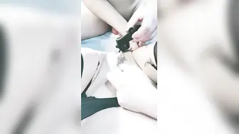 人美逼嫩水又多还超级骚【上篇】露脸黑丝诱惑要榨干小哥哥，口交大鸡巴各种抽插爆草把小哥榨干，抠弄骚穴淫水直流