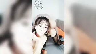 大屌哥三通美嫩模【下篇】人生巅峰双飞丝袜高跟两个骚货，口交大鸡巴舔逼舔菊花，轮草抽插干了骚逼干菊花精彩刺激