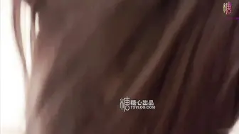 【榨汁尤物-小鹿酱】凹凸有致美妙身材女友，看着镜中自己被深深后入，好淫荡羞耻又快活，坚持不住了肉棒