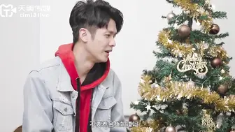 【天美传媒】尤莉【圣诞节性爱之夜】毕业后重逢后的第一炮，高清720P原版【TMW09】