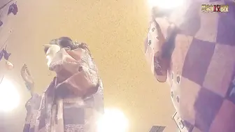 温泉洗浴中心女宾【换衣室洗浴间-1】内部真实偸拍，好多年轻嫩妹，各式各样大奶，翘臀性感的毛毛不知不觉，J8都看硬了