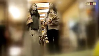 温泉洗浴中心女宾【换衣室洗浴间-3】内部真实偸拍，好多年轻嫩妹，各式各样大奶，翘臀性感的毛毛不知不觉，J8都看硬了