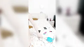 极品瑜伽健身教练【上篇】约炮纹身猛男到家里，啪啪啪，戴着眼镜样子，非常淫骚