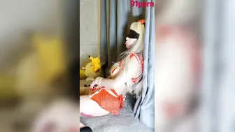 极品童颜巨乳91白虎名器尤物【是桃桃呀】Cos可爱女仆，嫩蚌白虎吸精大法，上位榨汁滴嗒精液垂入眼帘