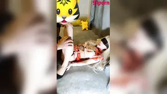 极品童颜巨乳91白虎名器尤物【是桃桃呀】Cos可爱女仆，嫩蚌白虎吸精大法，上位榨汁滴嗒精液垂入眼帘