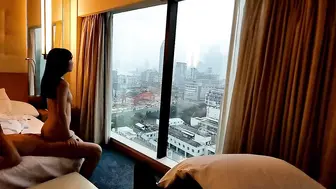 魔都高级酒店约啪超棒身材极品嫩模，落地窗前后入猛烈抽插，边操边录，完美露脸，超清1080P原版无水印