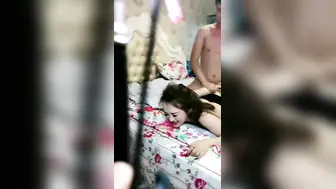 会所培训新人【下篇】精彩4P全程露脸激情啪啪，渣男骚女各种抽插教骚逼如何服侍男人，口交大鸡巴从浴室草到床上