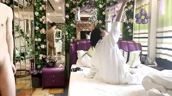 小哥宾馆约炮黑丝小美女【上篇】尝试一字马各种高难度姿势，完美露脸