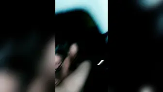 小骚逼深夜打车勾搭司机户外激情啪啪【上篇】全程露脸漏奶子逼逼塞跳蛋自慰勾搭，口交大鸡巴让大哥各种爆草内射