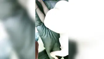 【你的专属小女友】超嫩萌妹3P【下篇】天天被两小哥哥操，深喉插嘴假屌爆菊花，两根JB一起舔，前面口交后入美臀