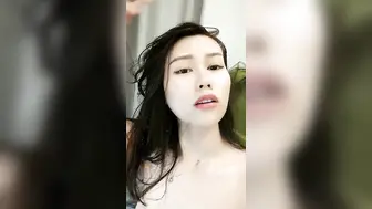 黑丝高跟骚浪小淫娃，颜值很高人非常骚，各种道具玩弄骚逼和菊花，浴室湿身诱惑自己抠骚逼，电动牙刷刺激阴蒂