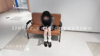 电报搜@SsAv91_重口警告！堂妹的精液食物吃播「joioio」「九九」「犬九」《图书馆》被哥哥带进卫生间深喉口爆，全吃光了，带回酒店还…