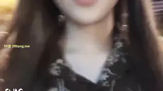 台湾妹子网吧直接约路人3P