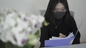淫荡女秘书长片剧情36分钟br  「淫荡女秘书：老板的私人玩物」br  Lustful female secretary the boss's personal