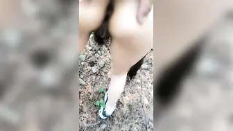 带着小嫂子去山上野战，最后口爆了，对白淫荡