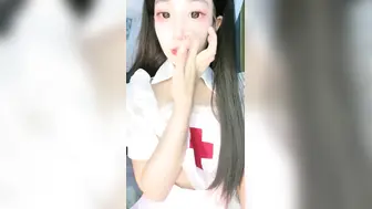 【万人求_白虎骚母狗勾引路人操逼】长相一般但是真的骚，极品炮架子