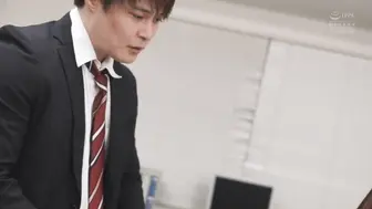 ATID-662 [中文字幕]被无能的部下用「吸吮的家伙」让下半身颤抖直到高潮的女上司 夏目彩春