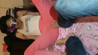 天生受虐狂的大一小师妹被冷S圣水电击伺候声音凄惨